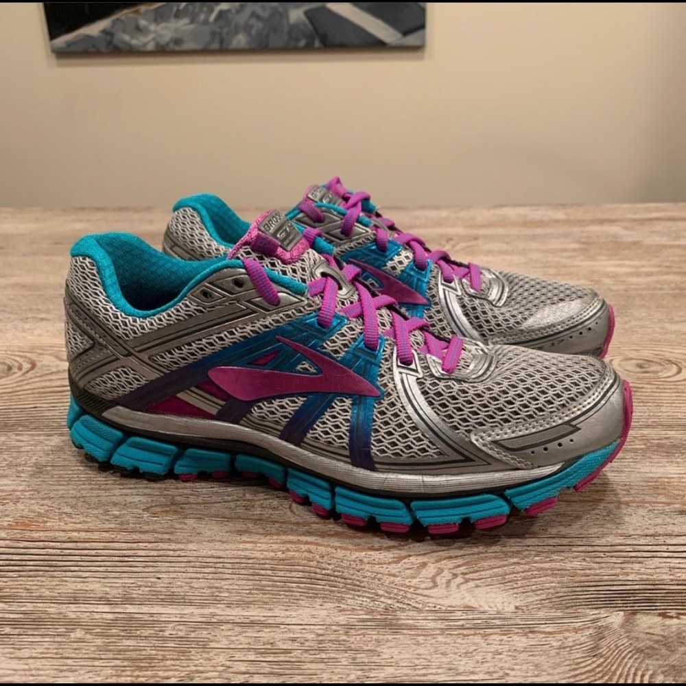 Brooks GTS 17